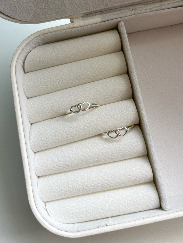 Anel de Prata Coração Duplo
