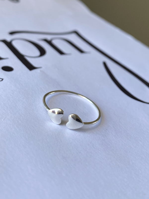 Anel de Prata Corações Regulável - Imagem 3