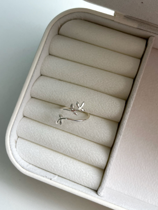 Anel de Prata Folhas Regulável