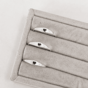 Anel de Prata Coração Resina