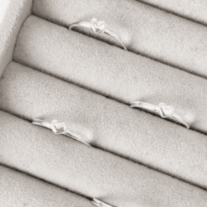 Anel de Prata Aliança lisa Coração