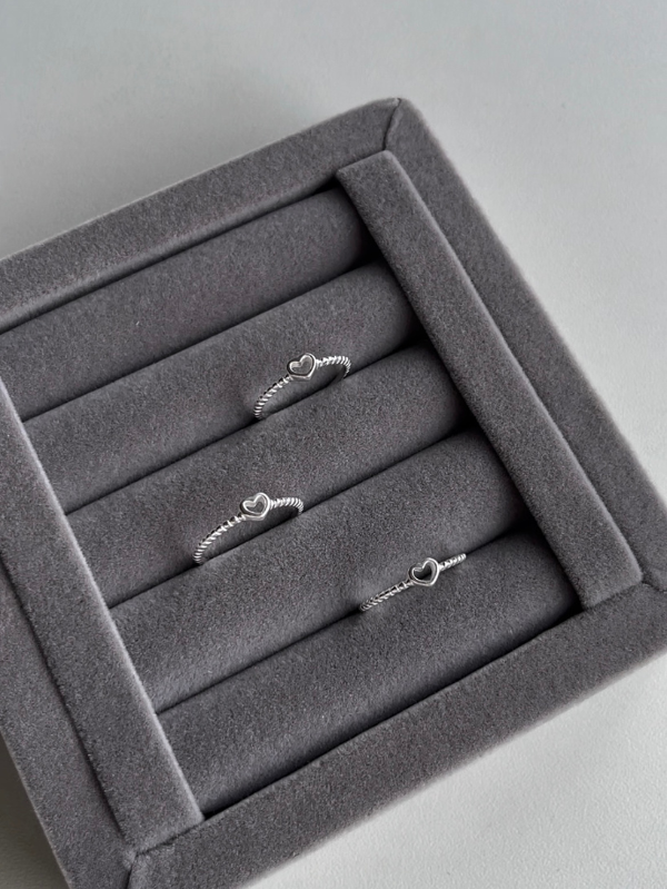 Anel de Prata Bolinhas Coração Vazado