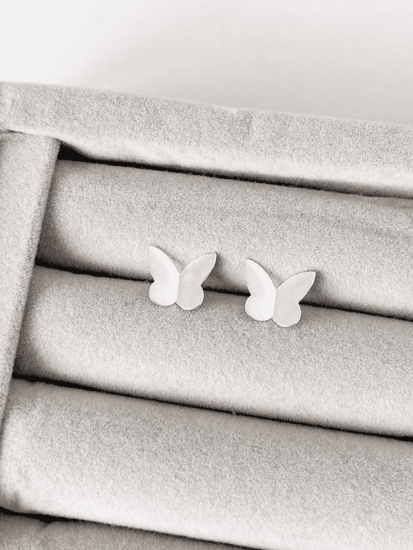Brinco de Prata Borboleta 11mm