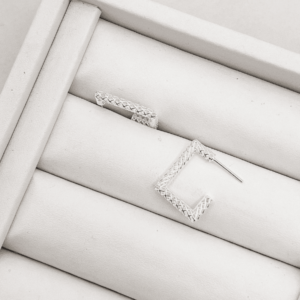 Argola de Prata Quadrada Renda Italiana 19mm