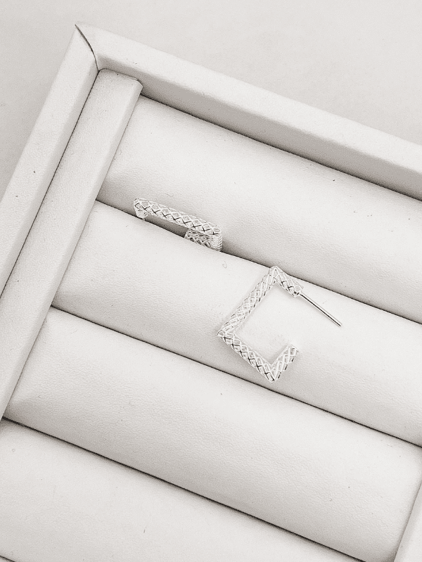 Argola de Prata Quadrada Renda Italiana 19mm