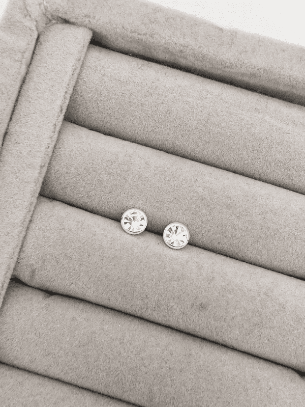 Brinco de Prata Zircônia Embutida 6mm