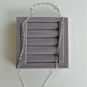 Colar de Prata Mini Corações Vazados