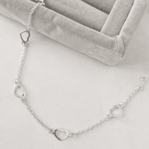 Pulseira de Prata Entremeios Corações Vazados