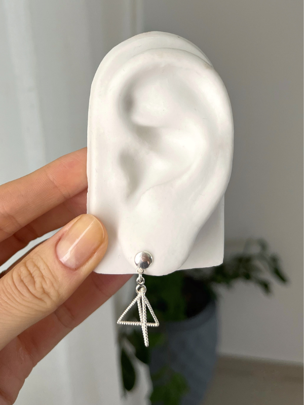 Brinco de Prata Triângulos Entrelaçados - Imagem 3